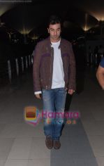Ranbir Kapoor return from Indore Anjaana Anjaani promotions in Mumbai on 27th Sept 2010 (4).JPG
